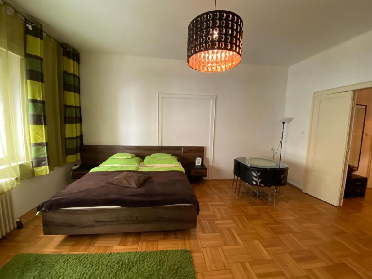 Apartment And Rooms Heart Of The City Budapest Extérieur photo