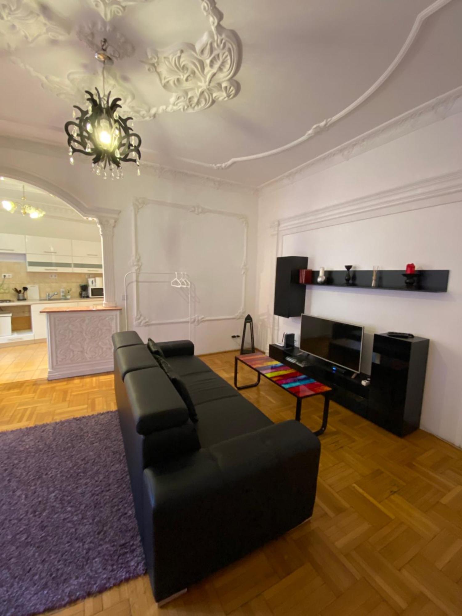 Apartment And Rooms Heart Of The City Budapest Extérieur photo
