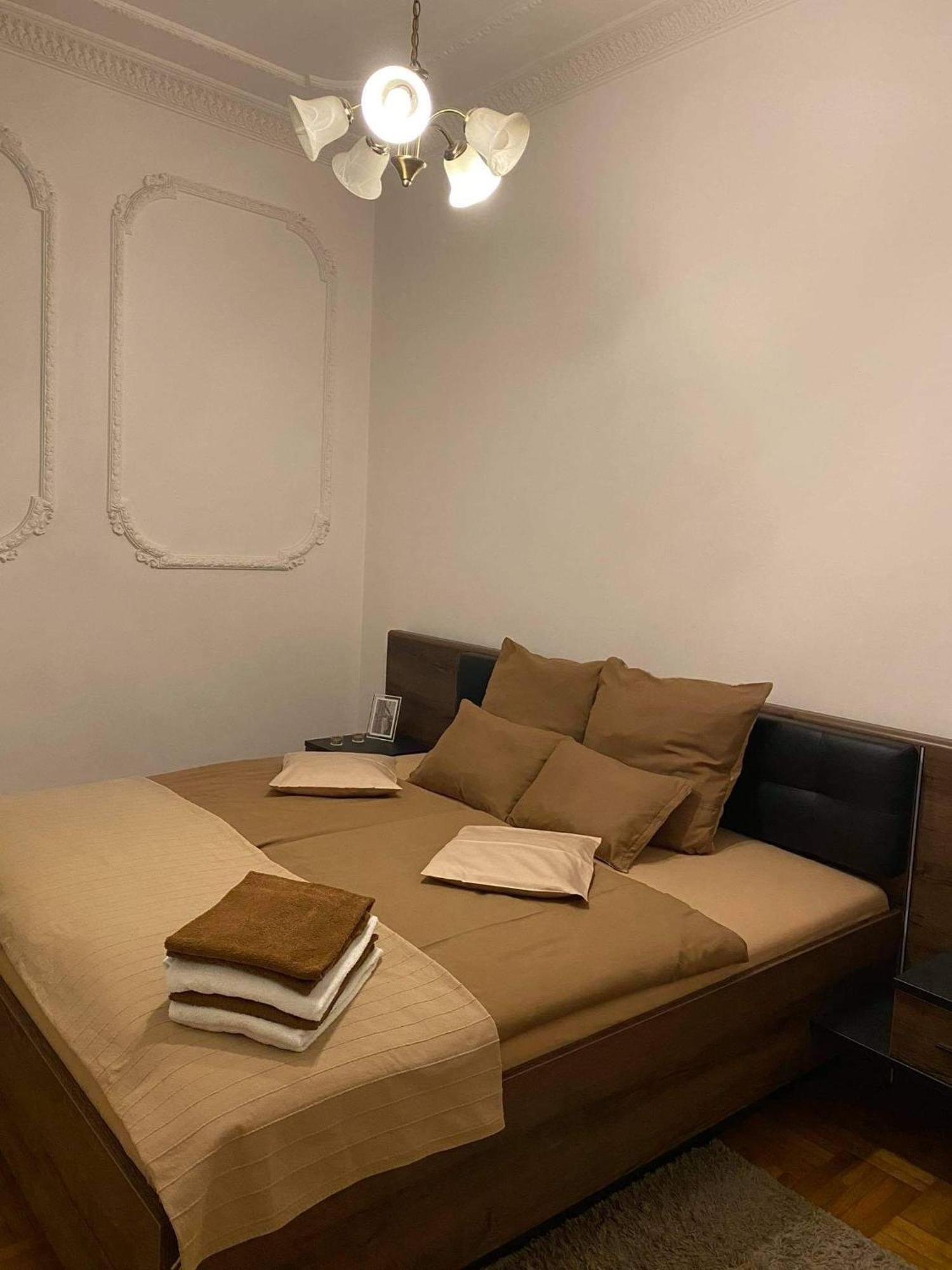 Apartment And Rooms Heart Of The City Budapest Extérieur photo
